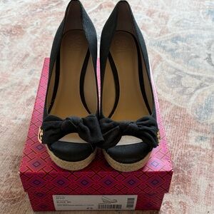 Tory Burch Dory 85MM Wedge Espadrille, in black and canvas. Size 8.5